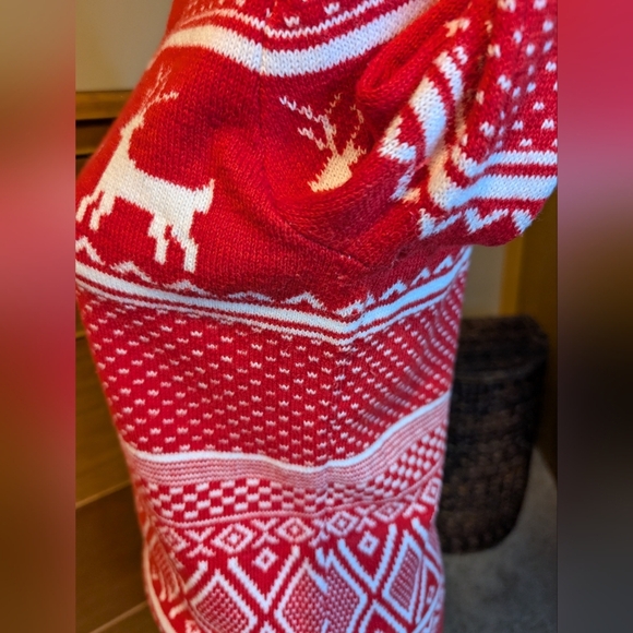Old Navy Red Reindeer Winter Sweater - Picture 5 of 9